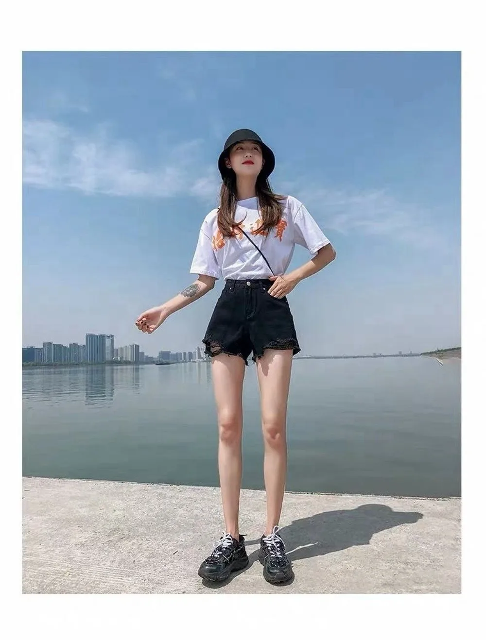Trendige Dehnbare Jeans-Shorts für Damen, Hochgeschnittene Zerrissene Denim-Shorts mit Ausgefranstem Saum, Vielseitige Kurze Hosen für den Sommer – Detail 9