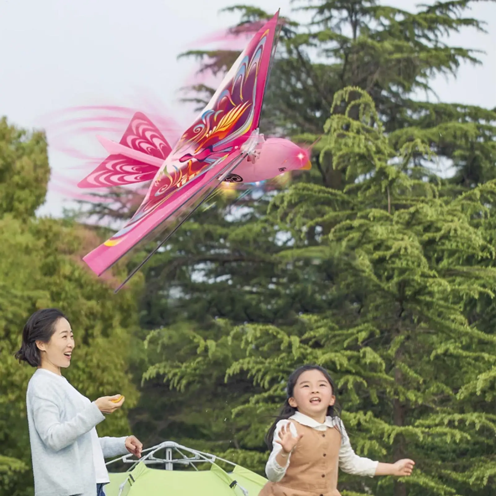 Gioco di figurine elettroniche realistiche di uccelli robot con ali battenti che volano giocattolo elettrico per uccelli per bambini e adolescenti