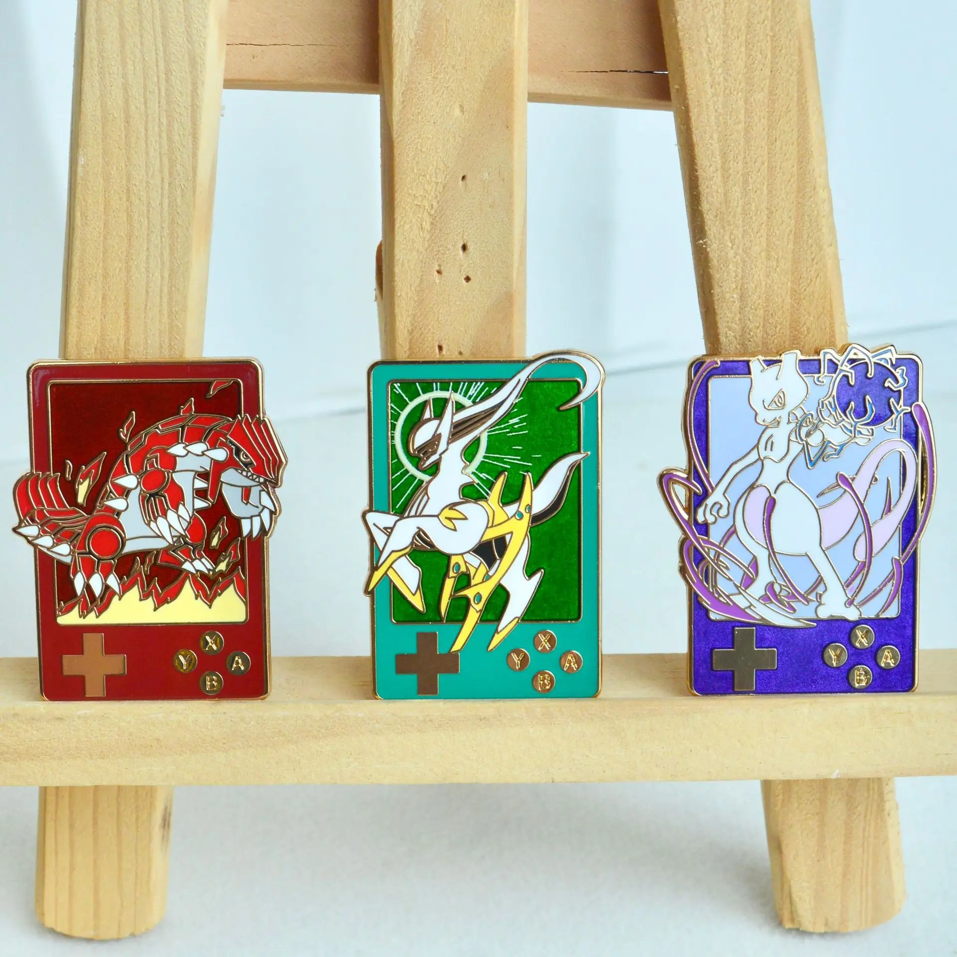 أنيمي كول Mewtwo المينا دبوس لطيف وحوش التلبيب دبابيس ظهره دبابيس للملابس شارات تزين مجوهرات اكسسوارات هدايا
