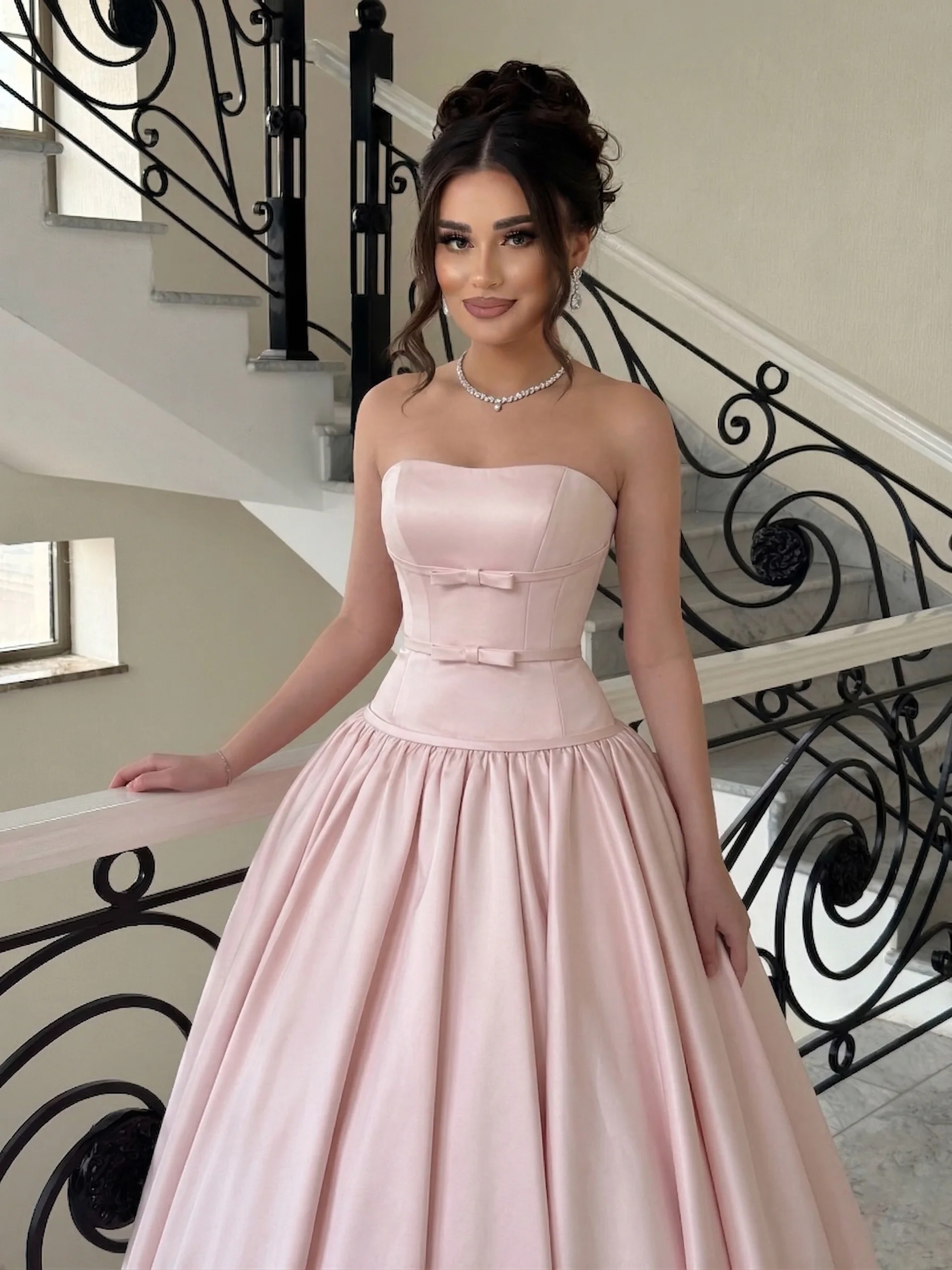 Sharon Said Arabisches Dubai Luxus Rosa Plissiertes Trägerloses Abendkleid A-Linie Saudi-Arabien Formelle Partykleider SF022 Maßanfertigung – Detail 6