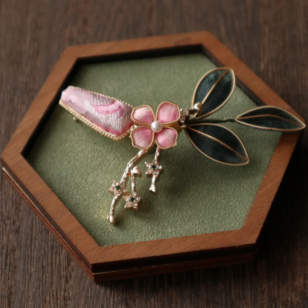 

2025 Handmade Song Brocade Floral Pin Vintage Vase Brooch Elegant Women's Accessories Luxury Boutique Gift for Her
