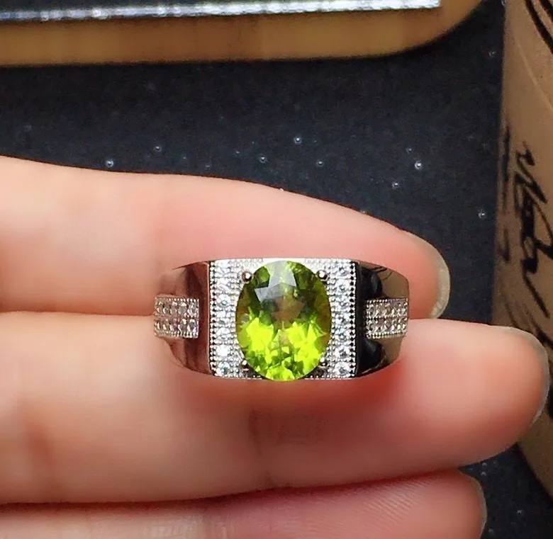 Natural Peridot Ring 3ct 8mm*10mm VVS Grade for Party Simple Gemstone Silver Ring Solid 925 Silver Peridot Jewelry