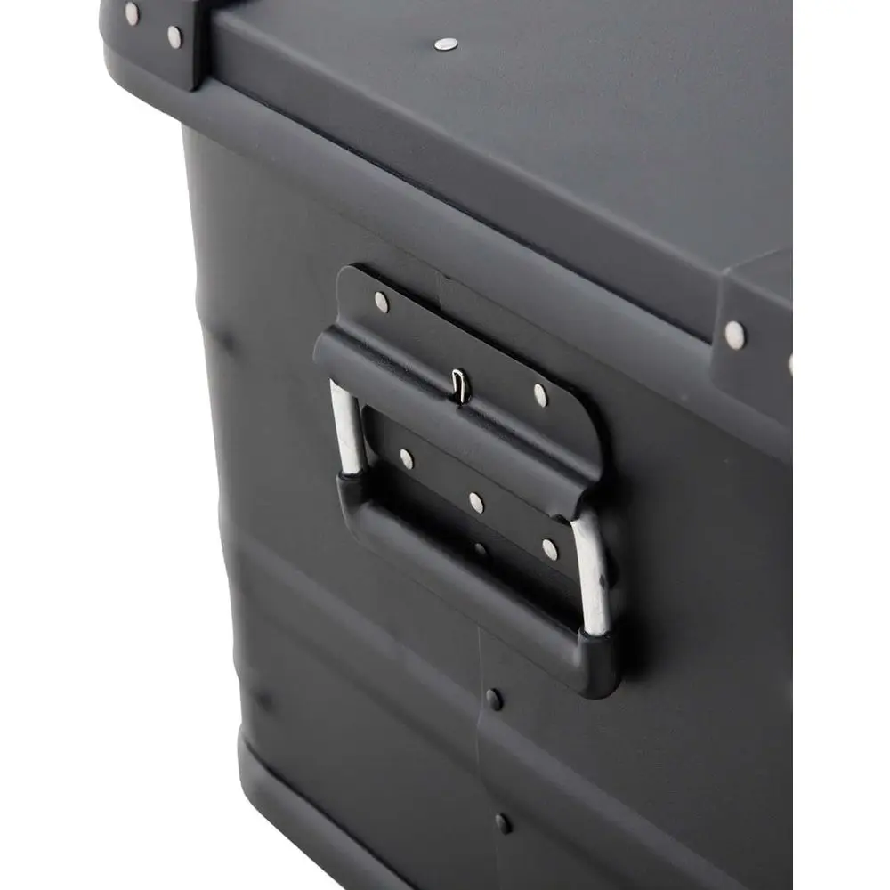 

Прочный ящик для хранения объемом 53 кварта с прочными ручками и нейлоновыми внутренними ремнями - можно складывать в стопки