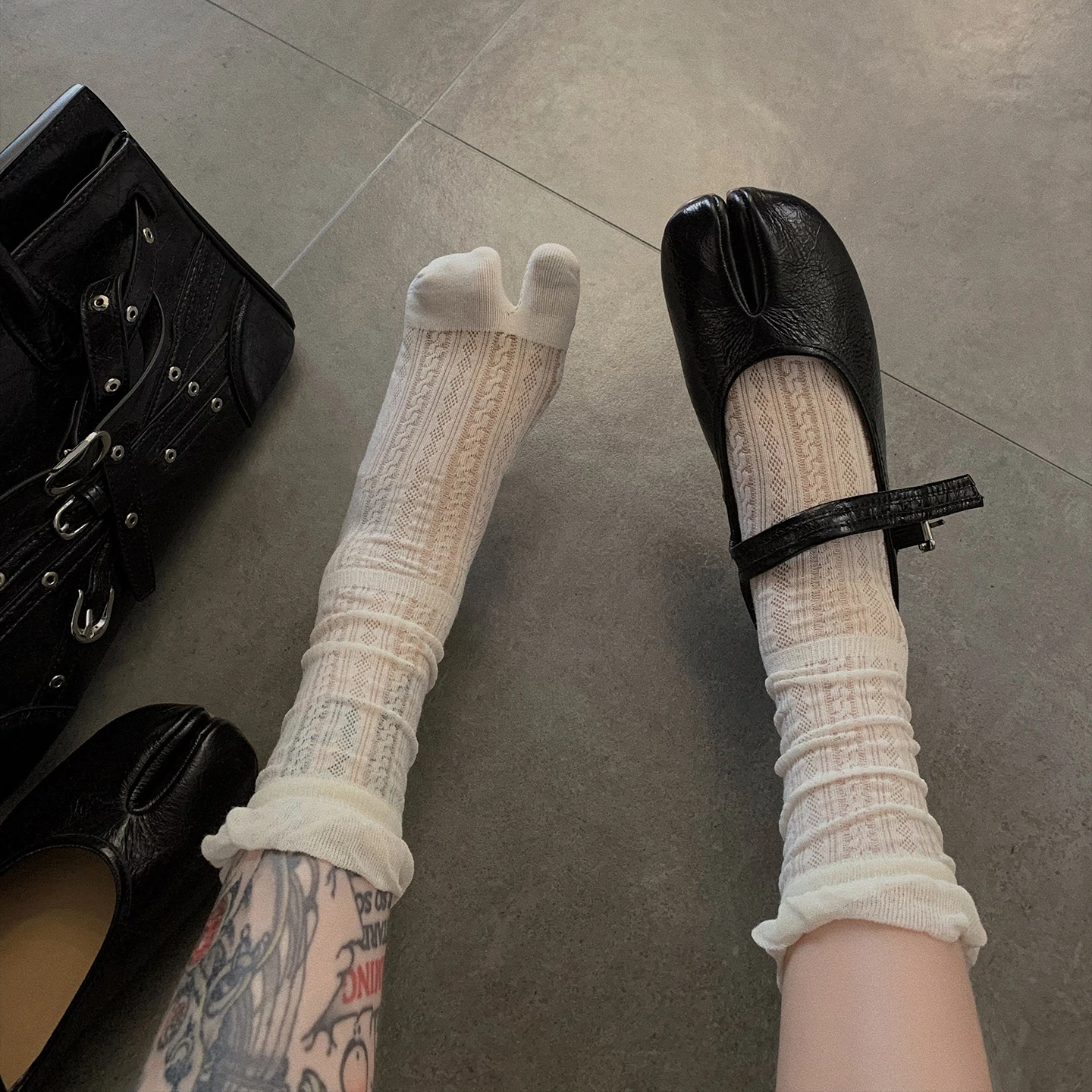 

Comfortable Soft Breathable Cotton Summer Thin Split Toe Woman Mesh Socks Ice Cream Candy Color Two-Toed Japanese Tabi Sox