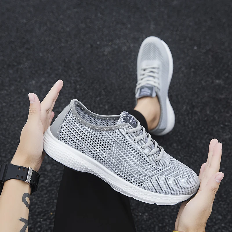 Men's Sports Shoes Ultra-light Fashion Men's Shoes Mesh Breathable Solid Color Deodorization Platform Casual Shoes Round Head