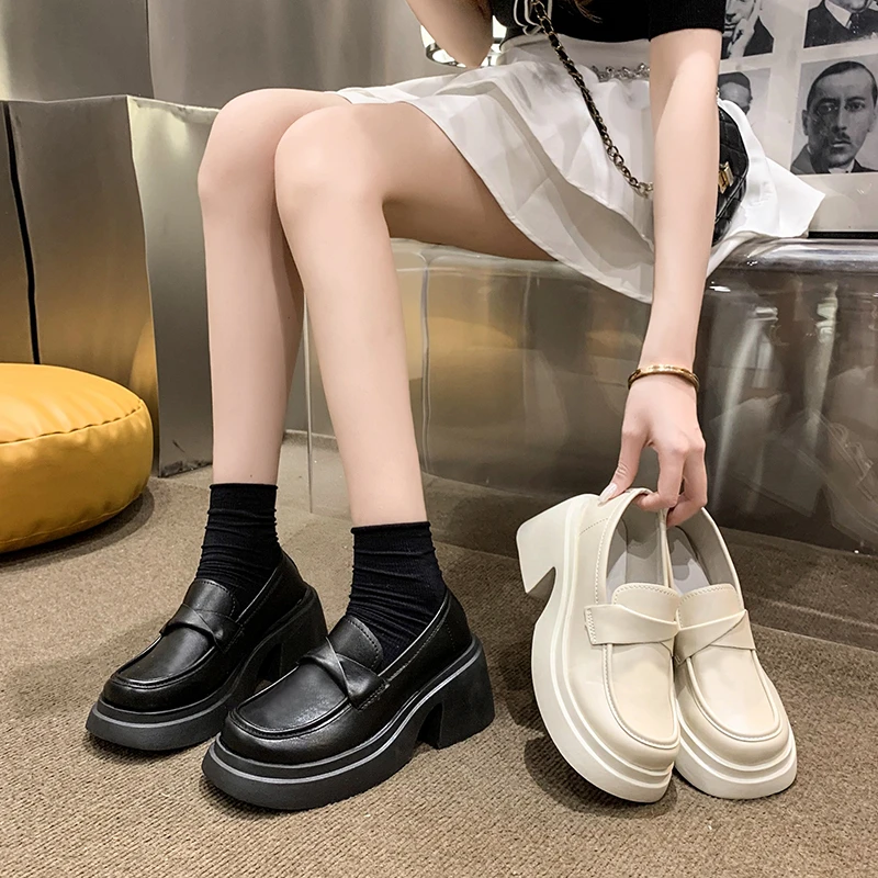 Brytyjski styl Platforma Loafers Women 2024 Round Toe Thick Bottom Single Shoes Woman Leather Chunky Heels Shoes Women Mujer Q17