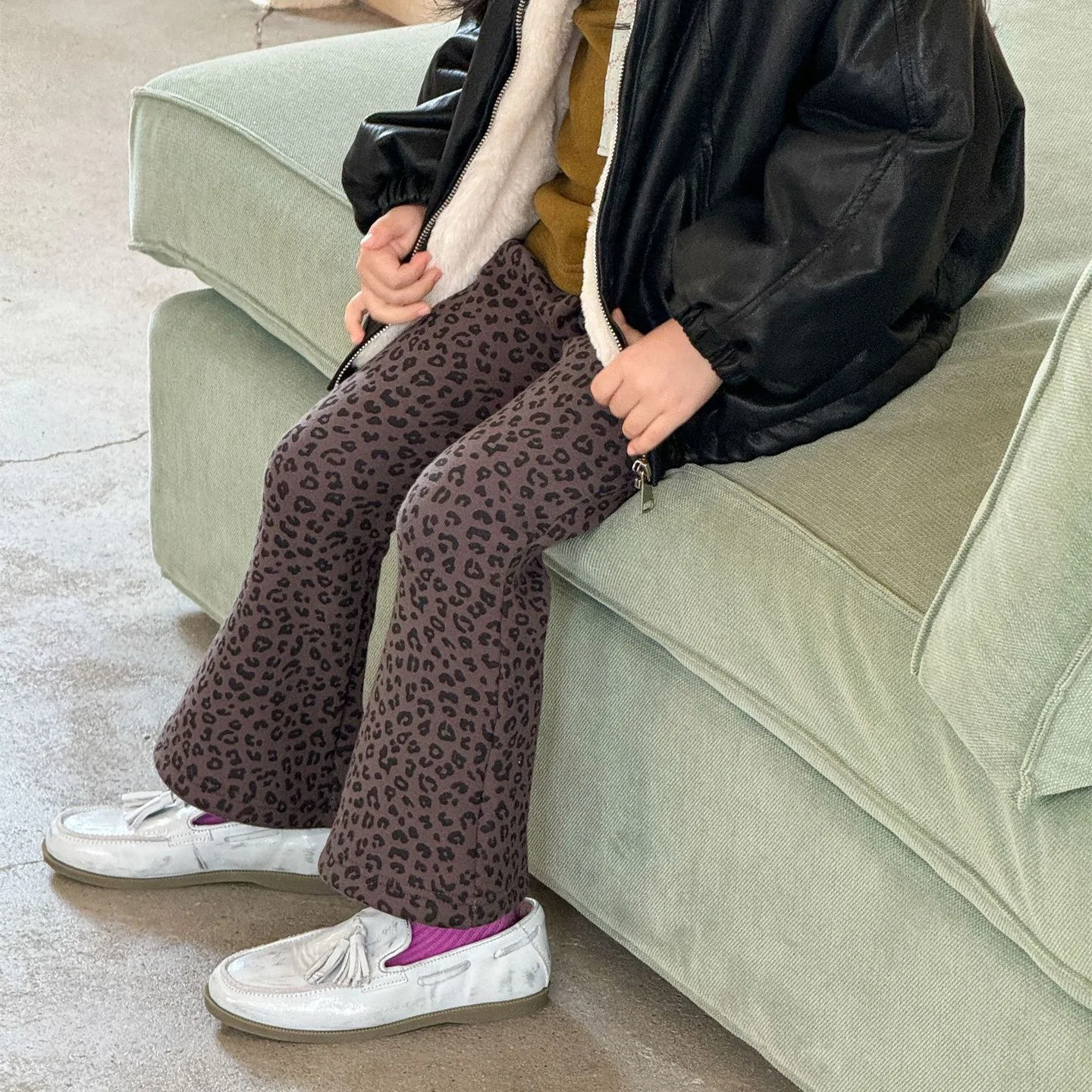 New Autumn and Winter Styles with Plush and Thickened Slightly Flared Leopard Print Pants, Versatile for Girls