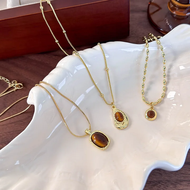 Maillard Tiger Eye Stone Long Pendant Necklace Women Fall Winter Premium Layered Sweater Chain Lightweight Gold Standard Size