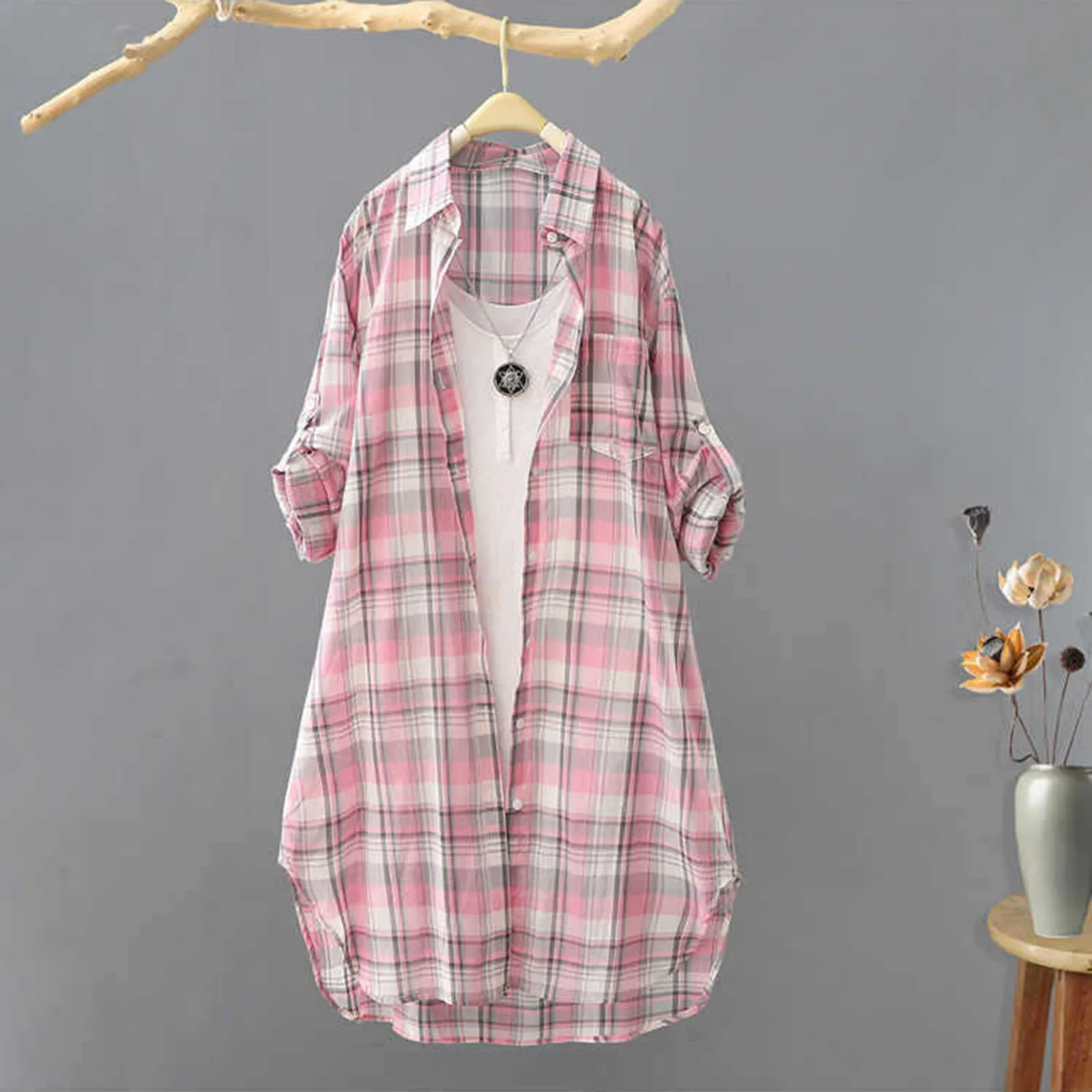 

Fashion Plaid Loose Casual and Versatile Cardigan Thin Outer Shirt Spring and Fall Classic Holiday Style Long Blouse for Female