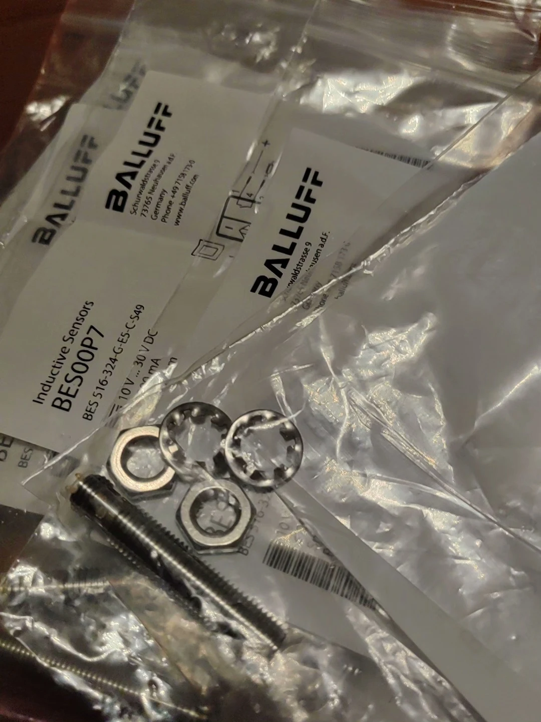 New original genuine BALLUFF BES00P7 inductive sensor BES 516-324-G-E5-C-S49