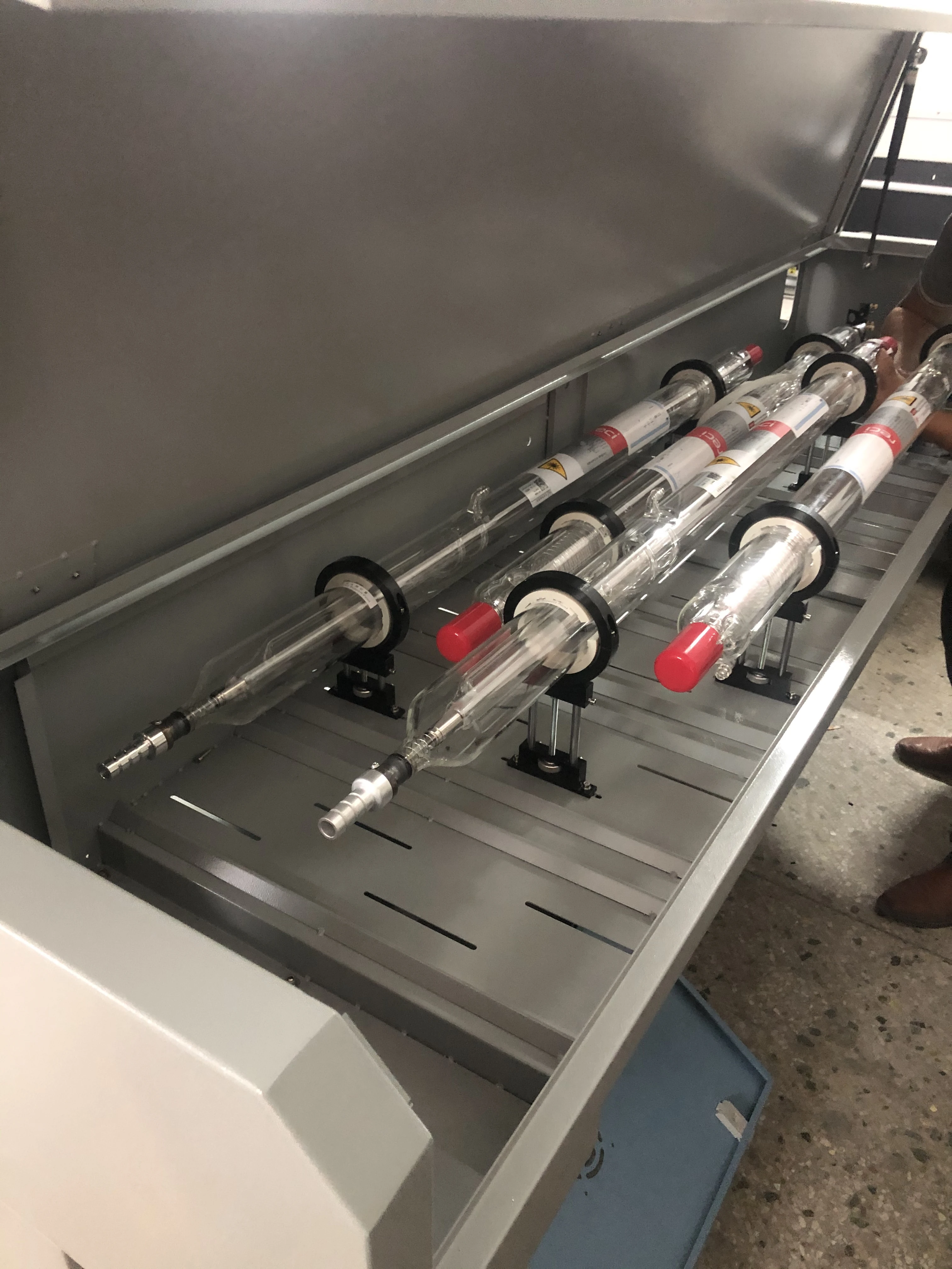 

RECI W2 90-100W Las er tube For CO2 lase rs