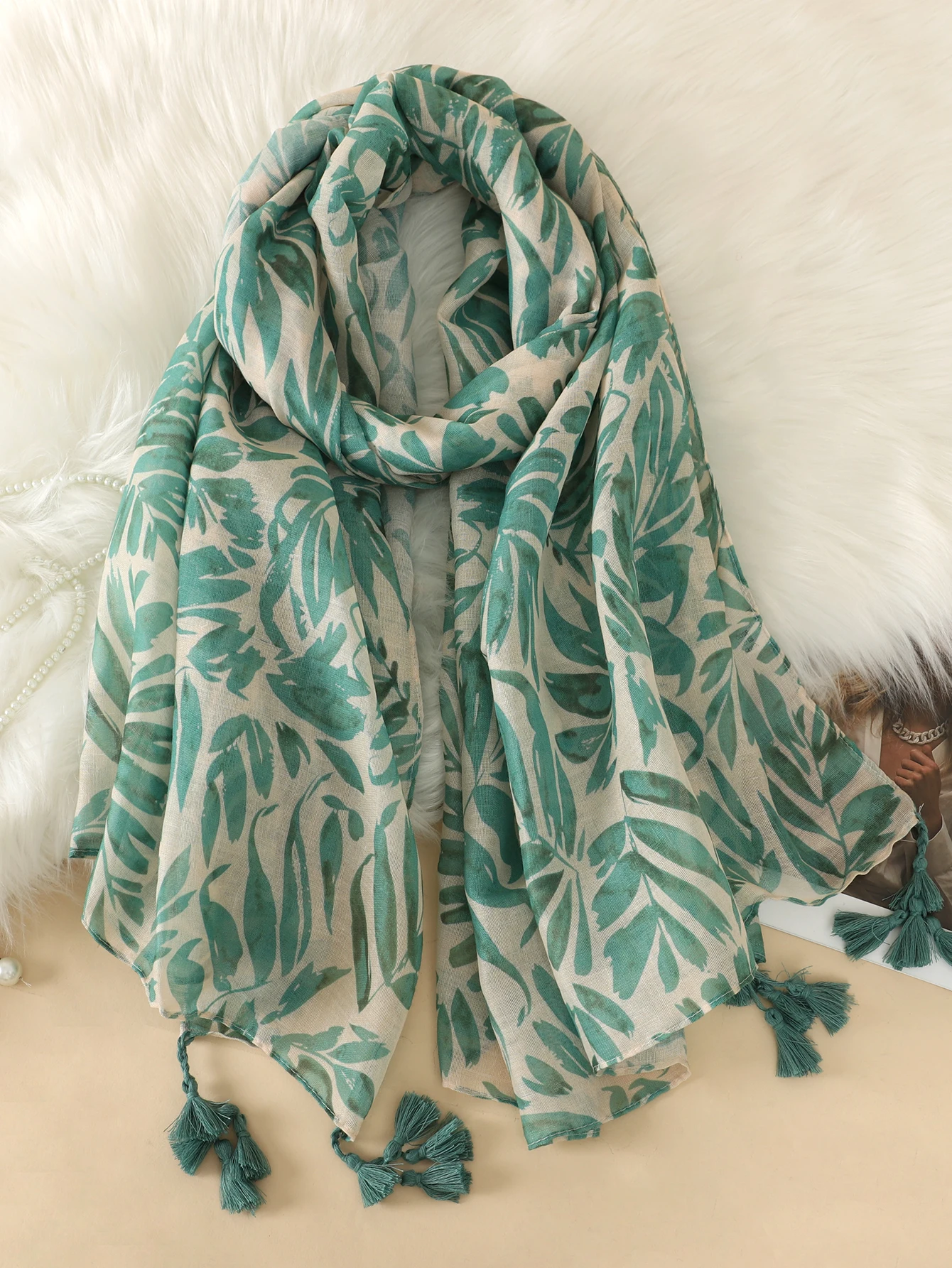 2022 Spain Fashion Daisy Floral Tassel Viscose Shawl Scarf Lady Print Soft Pashmina Stole Wrap Snood Bufandas Muslim Hijab Sjaal