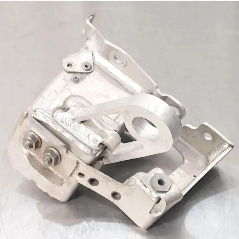 Whole Sales RH Lower Frame Mounting Bracket OE 4T0807552E for Huracan LP610 LP580