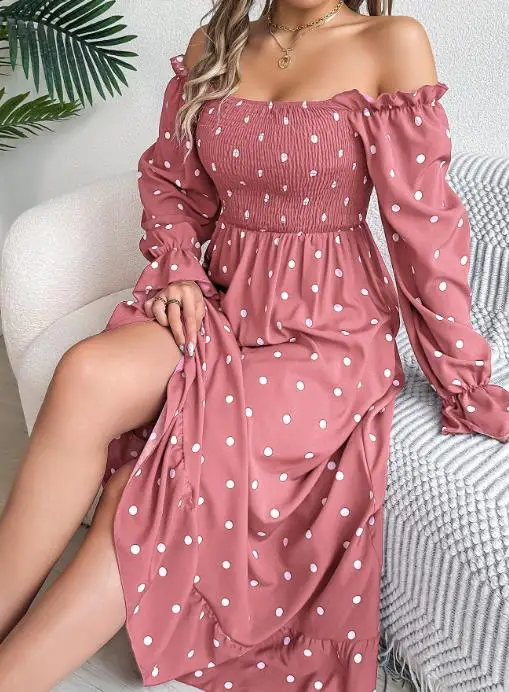 تنورة طويلة مطبوعة برقبة مربعة منقط لخريف 2025 للنساء، فستان أنيق وكاجوال بقصة ضيقة على شكل حرف a وأكمام طويلة