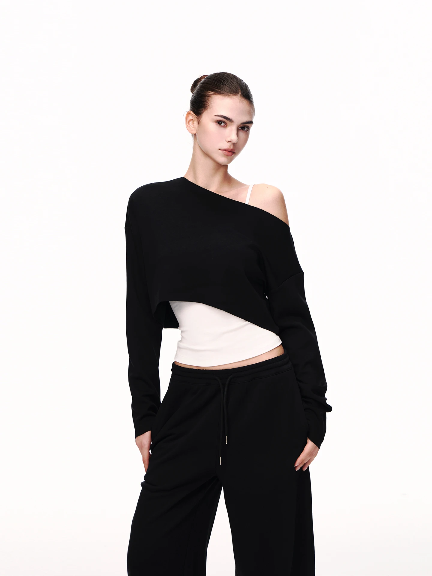 

Женская трикотажная футболка JLAUNT с длинным рукавом, свободного кроя, для ранней весны, универсальная, в американском стиле, с открытыми плечами, для создания эффекта стройности, хит продаж.