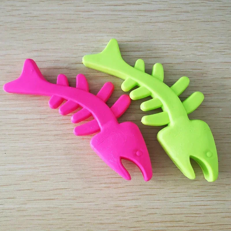 1Pcs Fish Bone Shape Pet Cat Dog Chew Toys Puppy Squeaky Toy Rubber Chew Sound Fetching Funny Training Toys