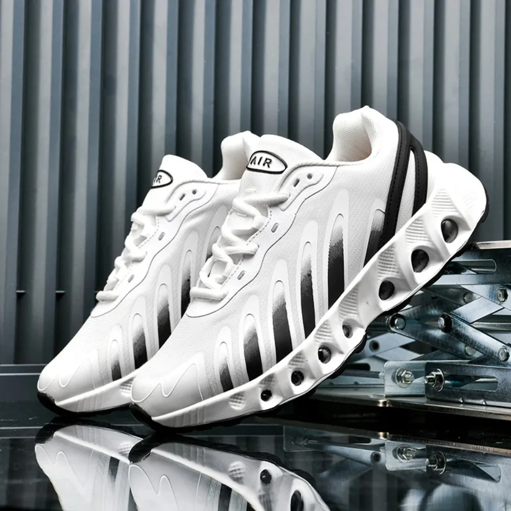 Mens Running Shoes 2025 New Street Trendy Lightweight Breathable Outdoor Fitness Mesh Jogging Flat Comfortable Sneakers for Man