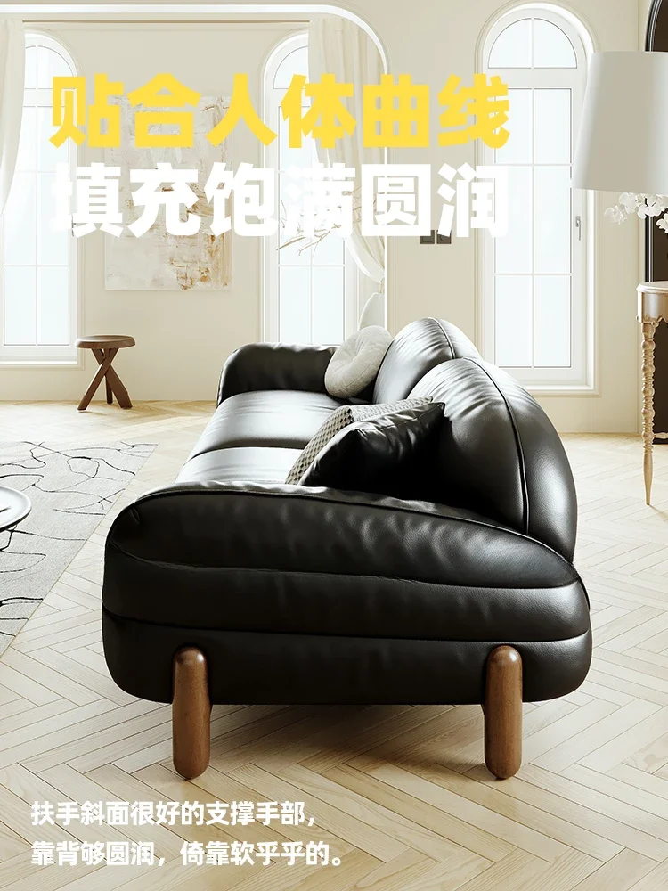 Großes Sofa aus schwarzem Rindsleder, Wohnzimmer, kleine Wohnung, erste Schicht aus Rindsleder für drei Personen, schwarze Lederkunst mit gerader Reihe