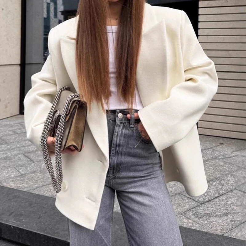 Giacca in lana beige stile denaro vintage francese da donna 2025 Abito doppiopetto allentato di media lunghezza con risvolto invernale