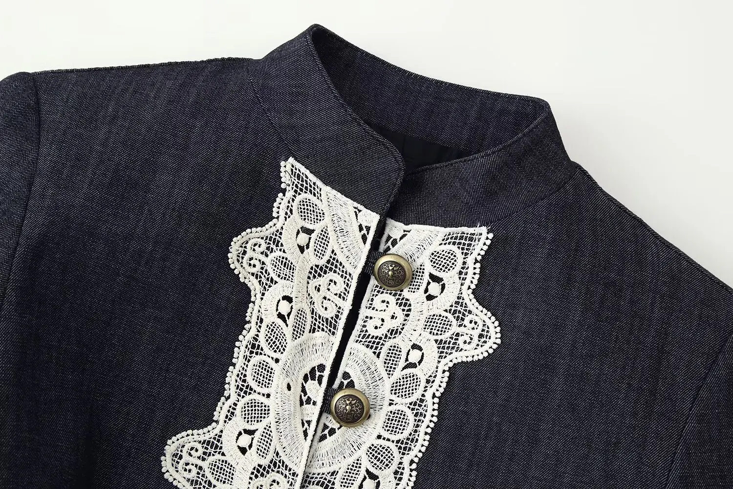 KONDALA Damen Schickes Vintage-Shorts-Set, Spitzenbesetzter Kurzblazer, Shorts mit Knopfbesatz, 2026 Frühherbst Trendiger Eleganter Pendleranzug – Detail 9