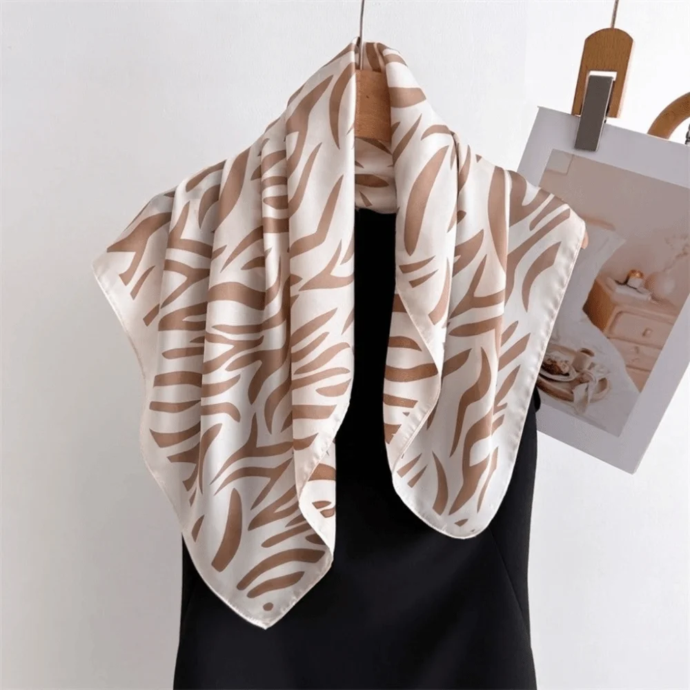 Soft Breathable Square Scarf Lightweight Sunscreen Printed Silk Scarf Neck Wrap Hair Band Women Shawl Clothing Accessories