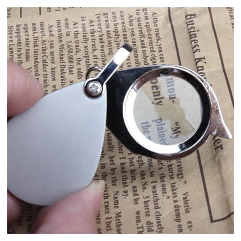 30mm 3X Pocket Folding Magnifier Reading Magnifying Glass Loupe With Key Chain Silver