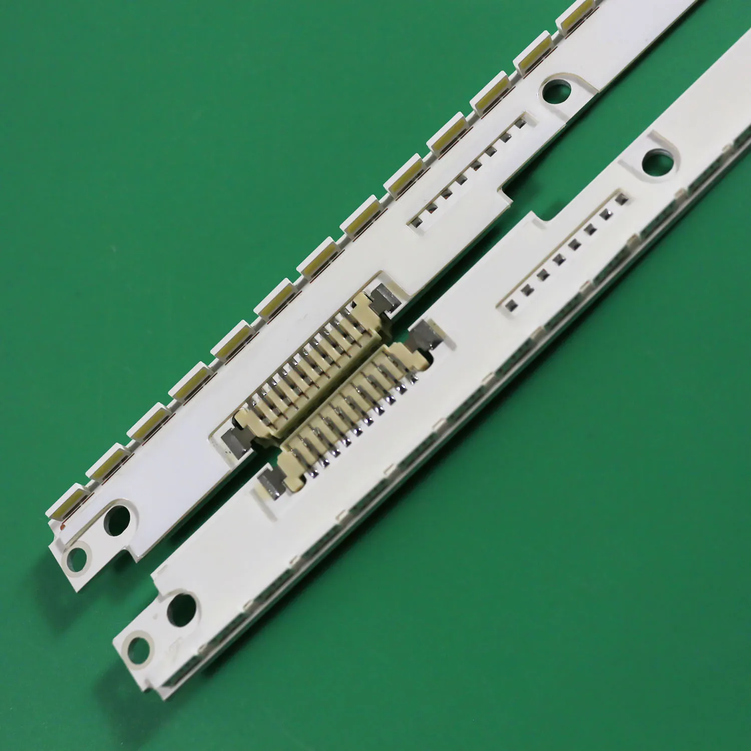 

LED Un40es6100 Un40es6100g UE40ES6100 UE40ES6307 UE40ES6340 UE40ES6530 UE40ES6540 UE40ES6560 UE40ES8000 2012SVS40 7032NNB 2D 3D