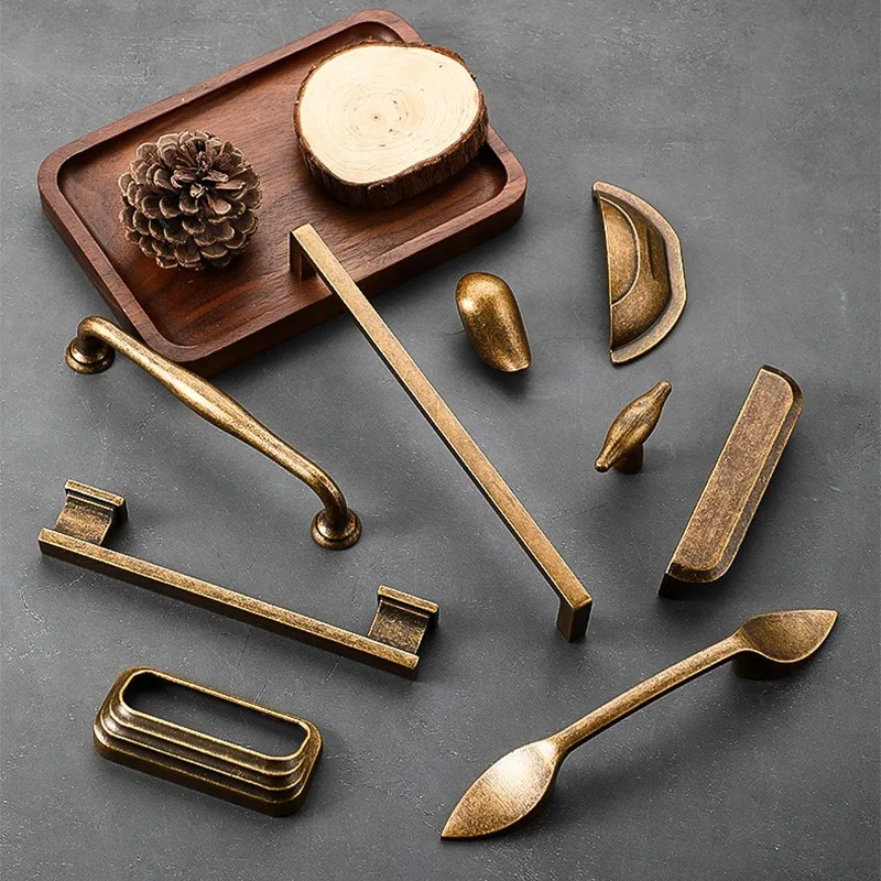 Antique Brass Cabinet Pulls American Style Kitchen Furniture Handle Vintage Creative Wardrobe Drawer Door Knob Small Single Hole