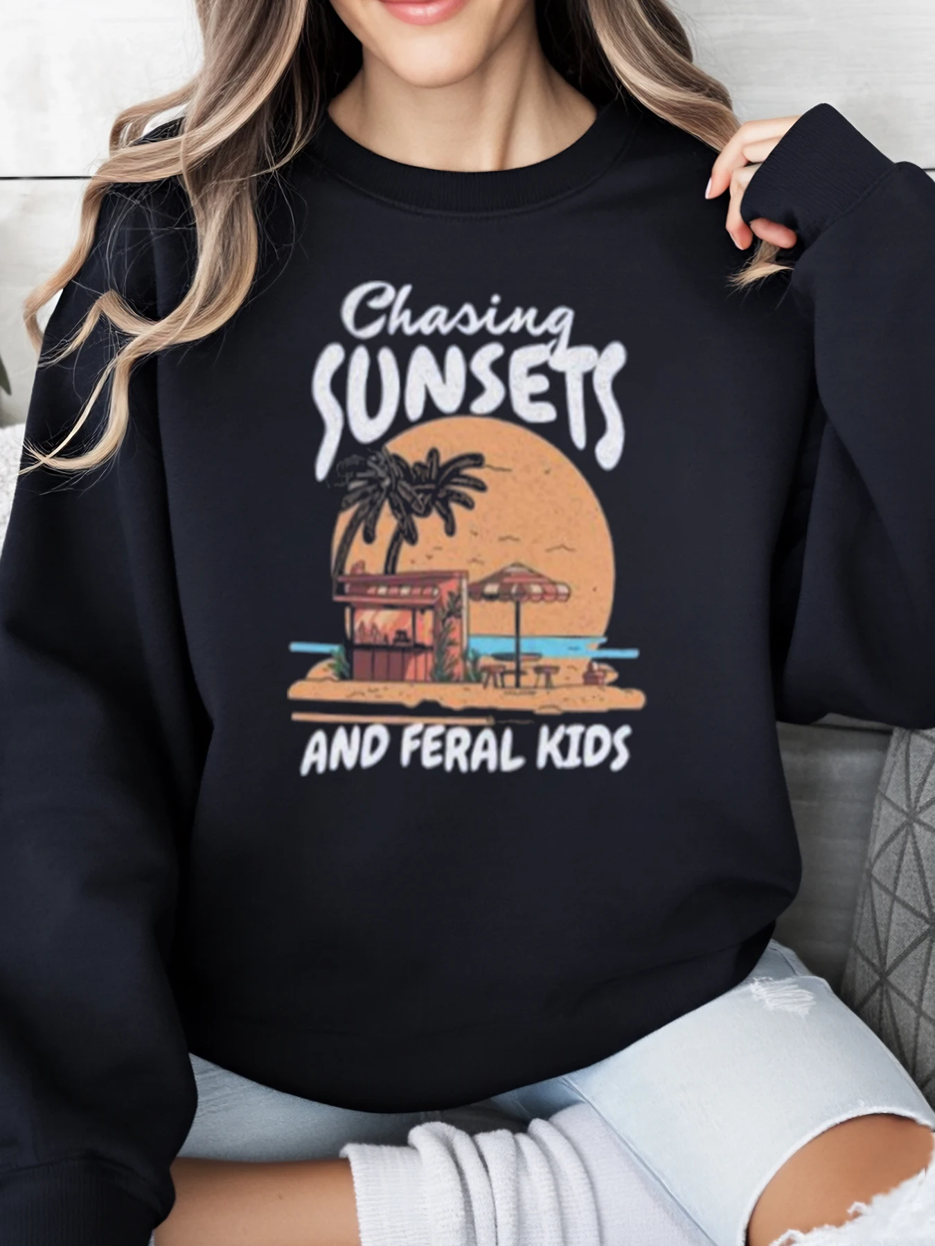 

Детский свитшот с принтом Chasing Sunsets and Feral, летняя пляжная одежда для мамы, женская повседневная одежда, черный, больших размеров