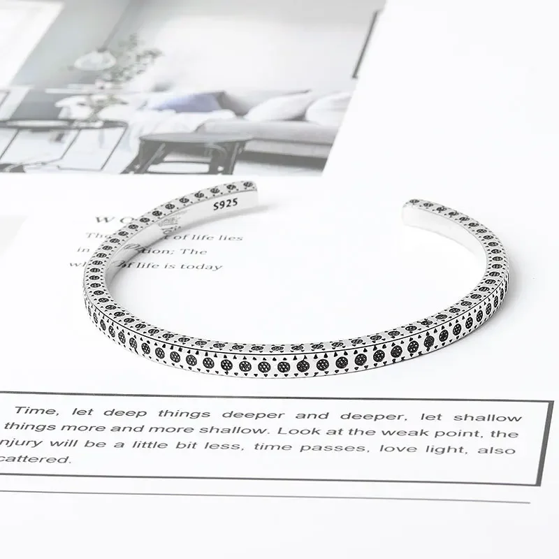 Design creativo a righe Totem Mobius braccialetto aperto uomini e donne coppia bracciale moda gioielli Casual regalo di anniversario