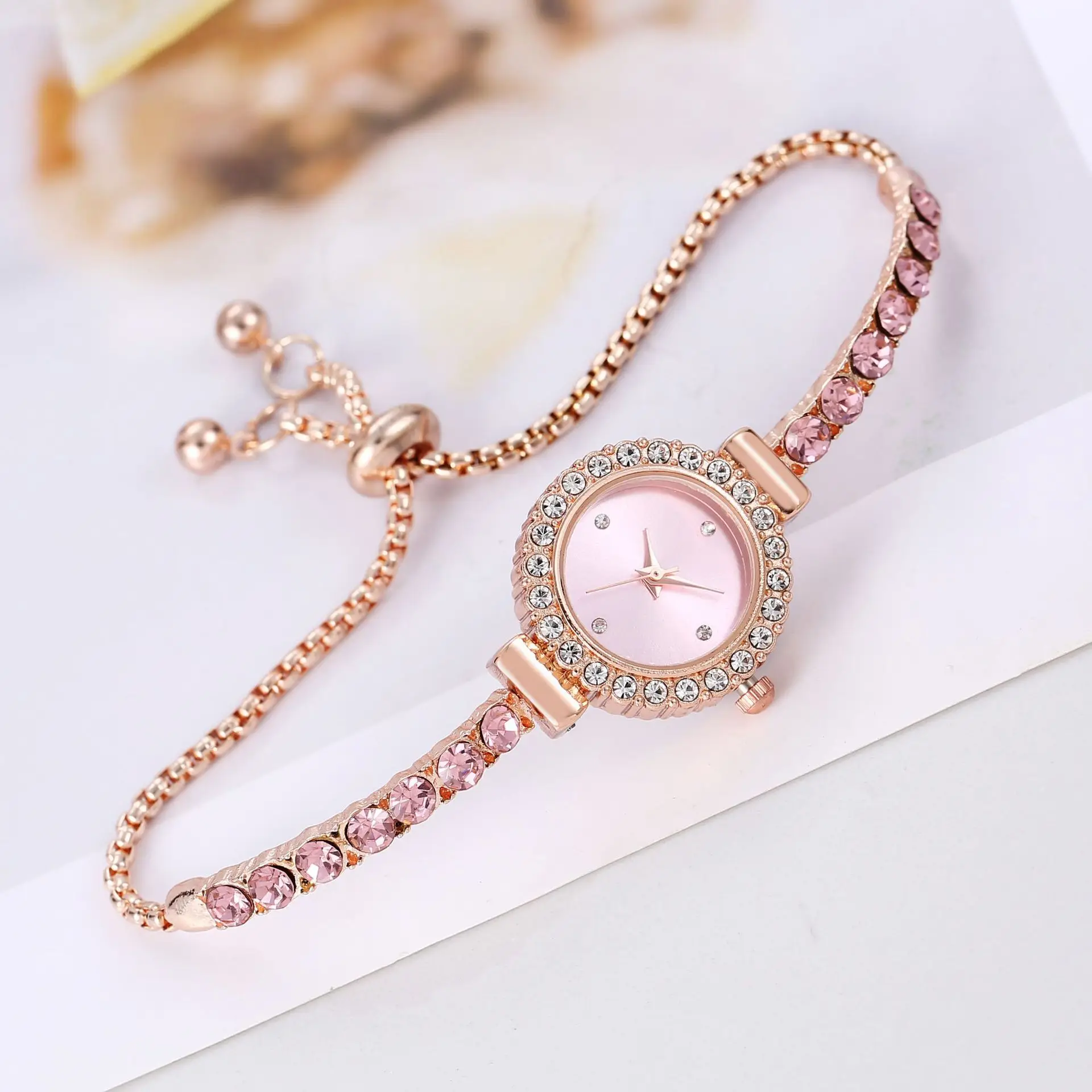 Women\'s Fashion Exquisite Bracelet Analog Quartz Watch（Without Box）