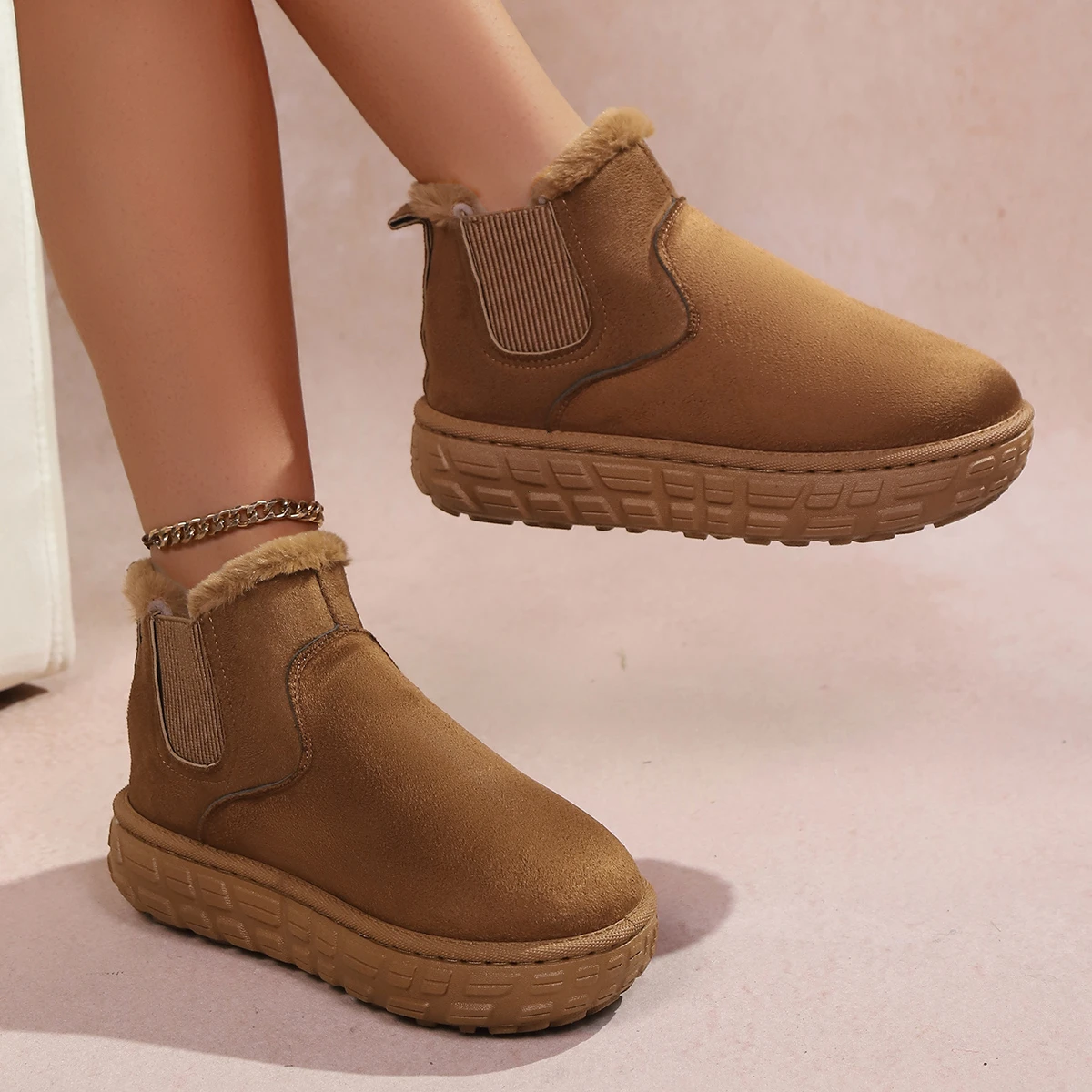Botas de nieve cálidas de felpa cortas para mujer, zapatos informales cómodos, botines Chelsea de piel de ante nuevo, zapatos planos con plataforma para mujer