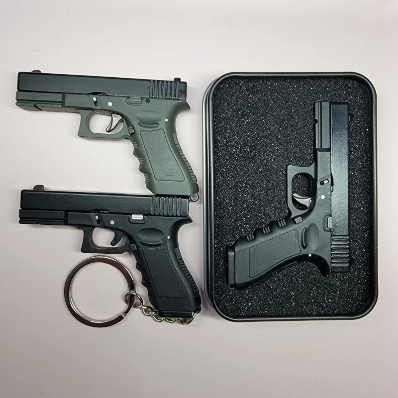 Alloy Empire 1:3 GLK G17 Metal Pistol Keychain Pendant Shell-Emitted Gun Type Mini Toys Figurines & Miniatures Decoration Crafts