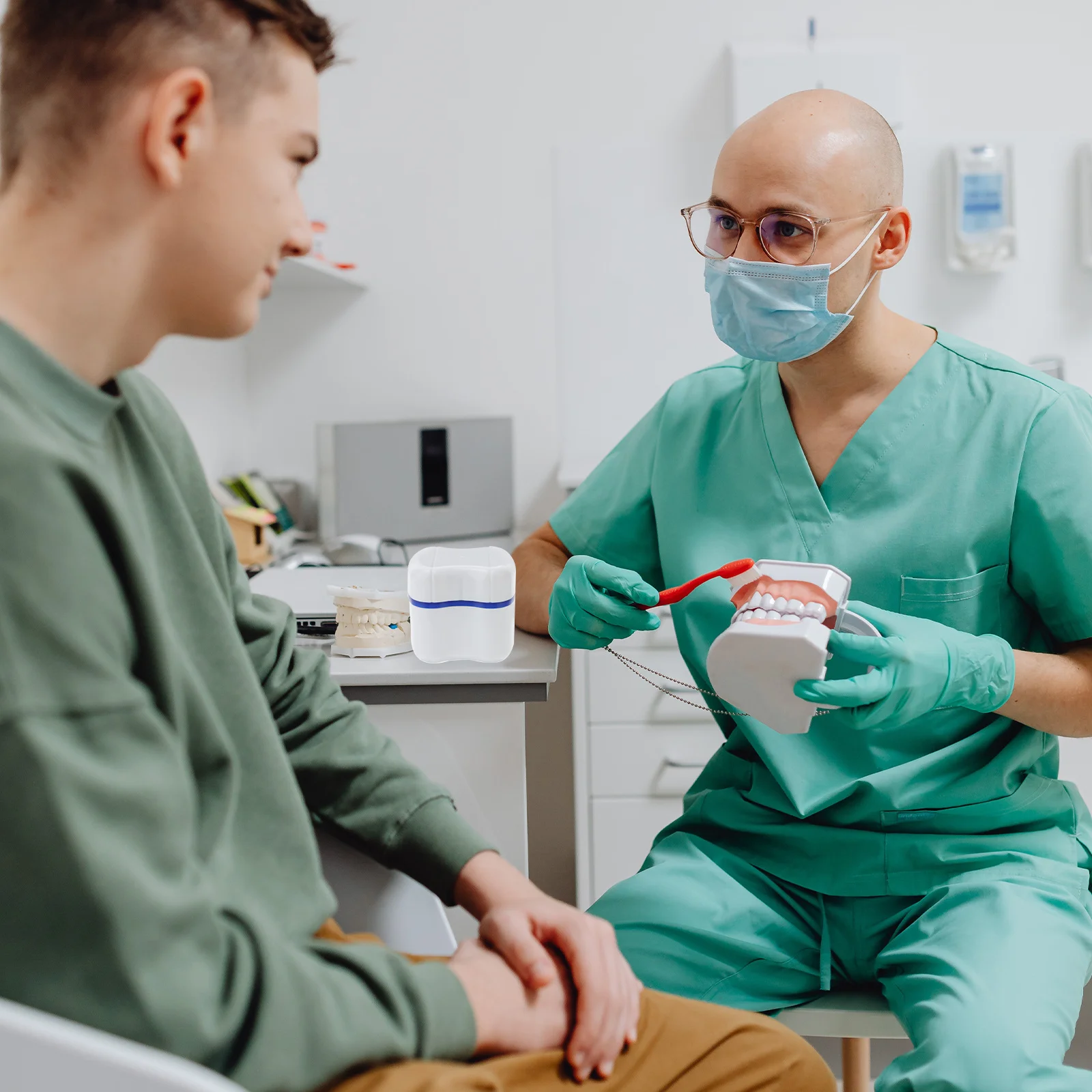 سلة شطف باللون الأزرق من الدرجة البولي بروبيلين بدون رائحة، سعة كبيرة على شكل أسنان، تخزين محمول للسفر