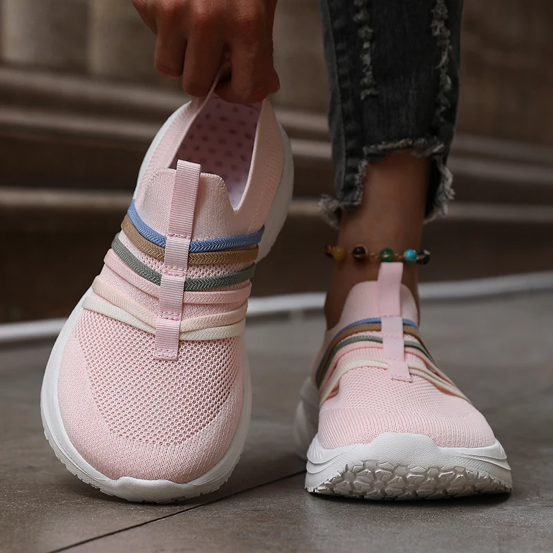 أحذية رياضية رائجة على شكل جورب باستيل للنساء بمقدمة واسعة وشبكة قابلة للتنفس سهلة الارتداء أحذية رياضية خفيفة الوزن للمشي