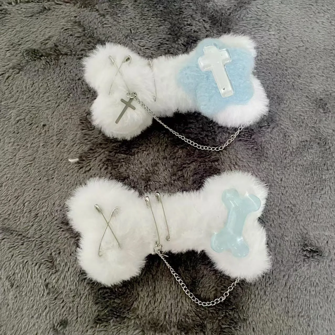 Y2K Landmine Bone Hair Clips Plush Dog Bone Hair Clips Brooch Hair Clamps Barrettes for Girls Women Halloween Costume