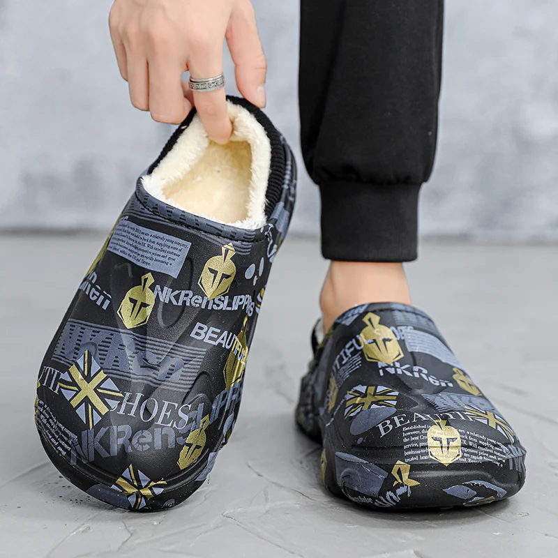 겨울 슬리퍼 따뜻한 털 슬리퍼 위장 방수 털실내화 면화 신발 뒤꿈치가 감싸진 푹신한 슬라이드 플러시 클로그