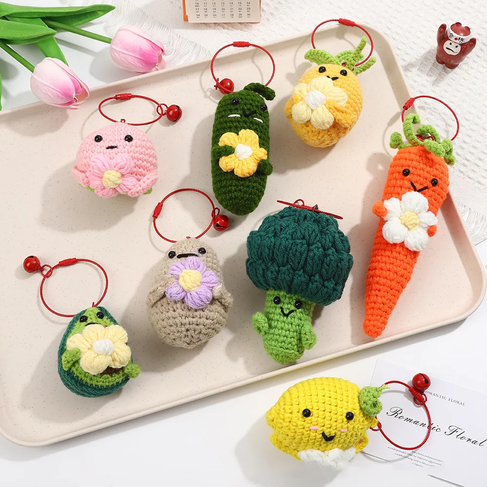 

Creative Knitting Fruit Keychain Pendant Christmas Gift Cute Handmade Knitted Avocado Carrot Weaved Keyrings for Bag Accessories