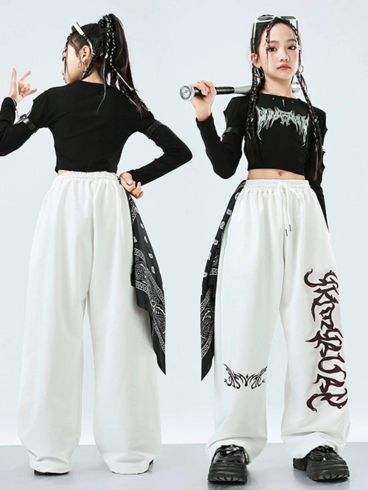 Traje de baile de Jazz de estilo gótico para niñas, Tops negros, pantalones blancos, ropa de actuación de Hip hop, traje de escenario de concierto Kpop, BL13015