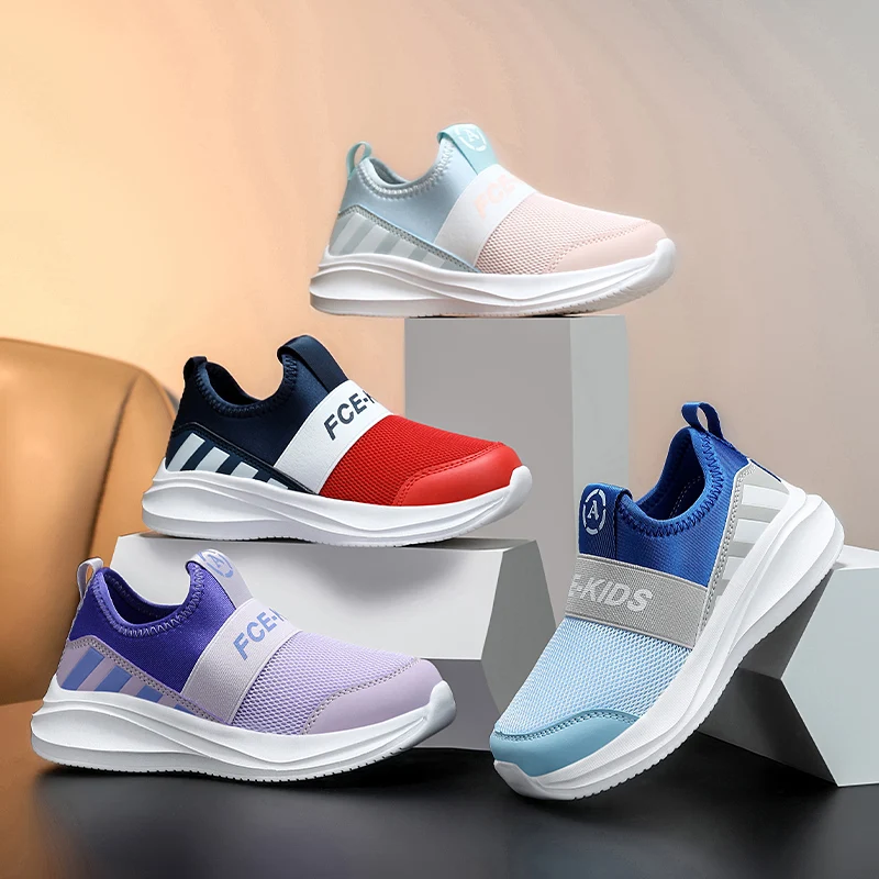 

Детские повседневные кроссовки из дышащей сетки для лета 2026: Новые модные слипоны для мальчиков и девочек, удобная обувь для прогулок