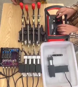 Carton Polymer Lithium Battery AAA Crane Wireless Remote Control 5 Buttons Plastic,plastic and Silicone Rolling Code CE ISO 500