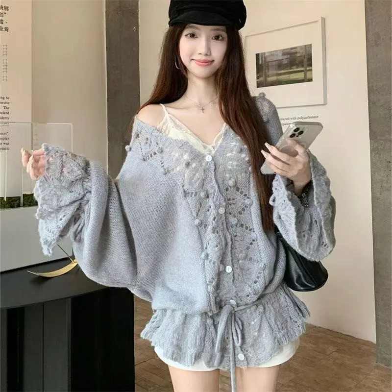 여성 니트 스웨터, 속이 비치는 벨 슬리브, V넥, 끈 디자인, 가을 신상, 부드러운 느낌, 속이 비치는 훅 플라워 니트웨어