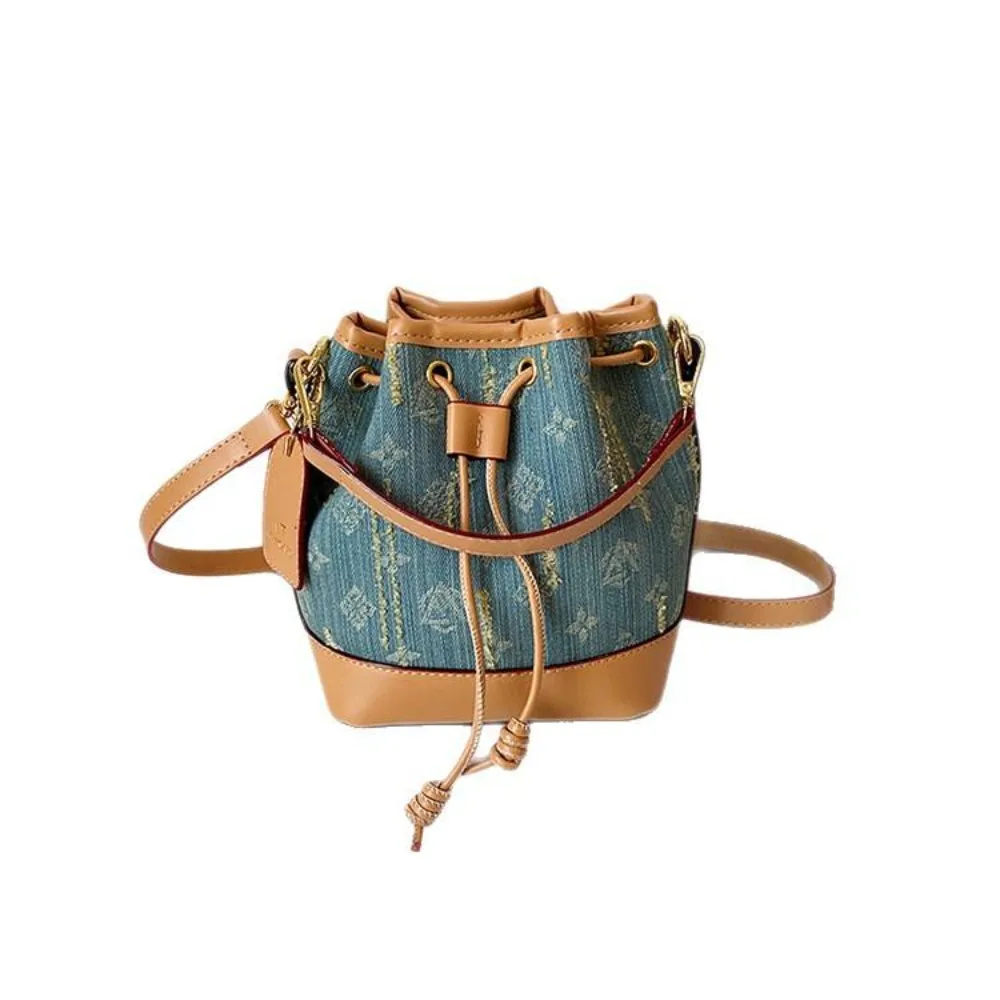 

2025 New Fashion Designer Women's Handbags Luxury Lady Temperament Bags Lady Design Purses Girls Blue Color