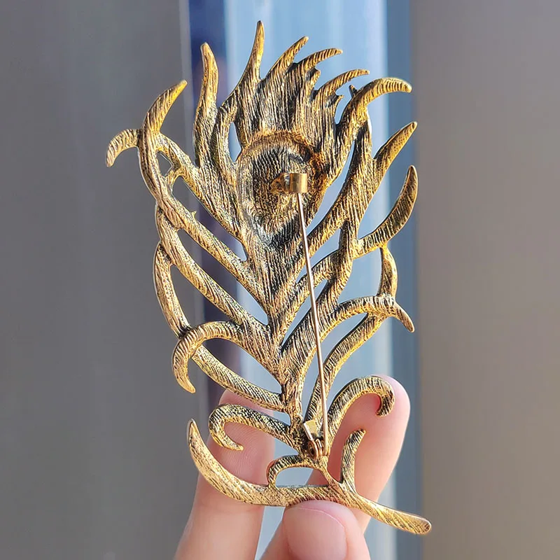 Luxury Rhinestone Peacock Feather Brooches For Women Men Exquisite Colorful Crystal Large Palm-leaf Fan Metal Pins Jewelry Gifts