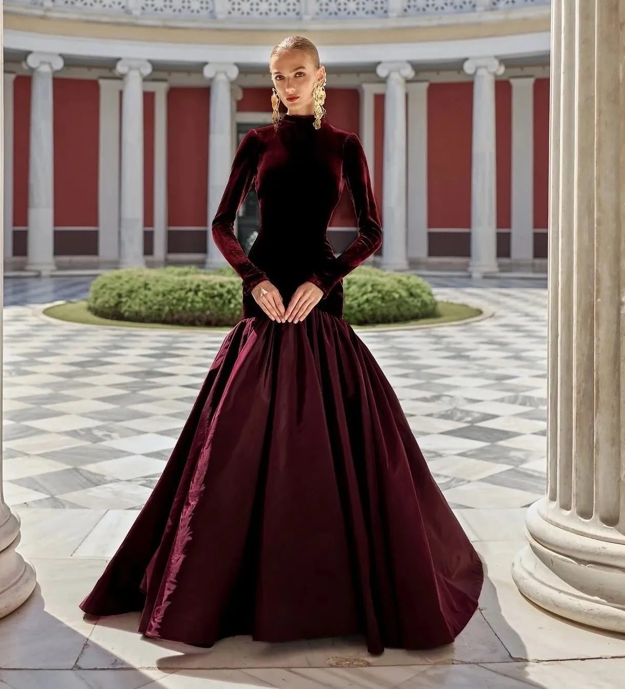 Burgundy Evening Party Dress 2026 High Neck Long Sleeve Velevt Satin Mermaid Long Prom Formal Gowns For Banquet Robe De Soriee