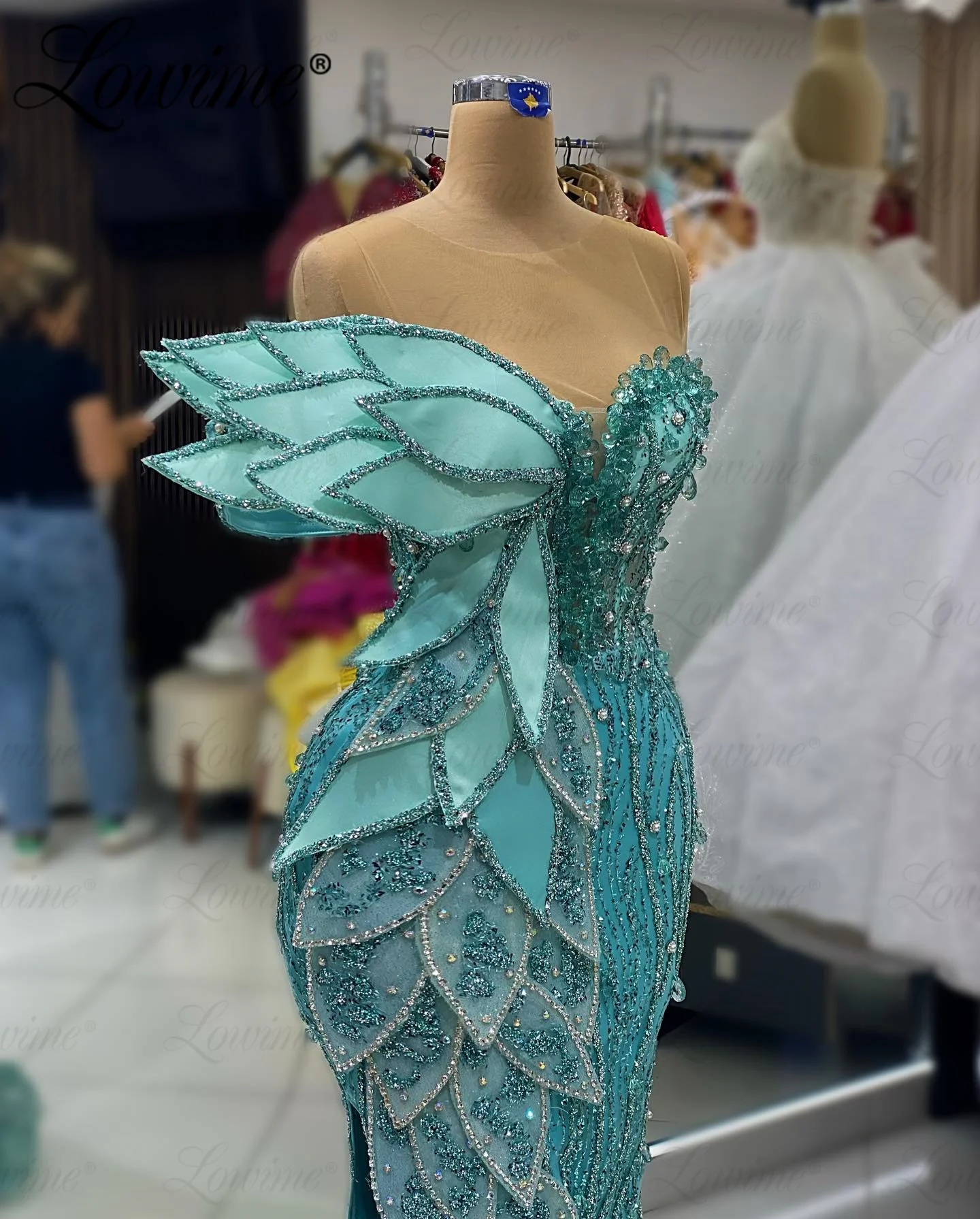 Abendkleider 럭셔리 2024 아랍어 이브닝 드레스, 약혼 가운, 크리스탈 스톤, 미인 대회, 아소 에비 파티, 무도회 원피스, 맞춤 제작