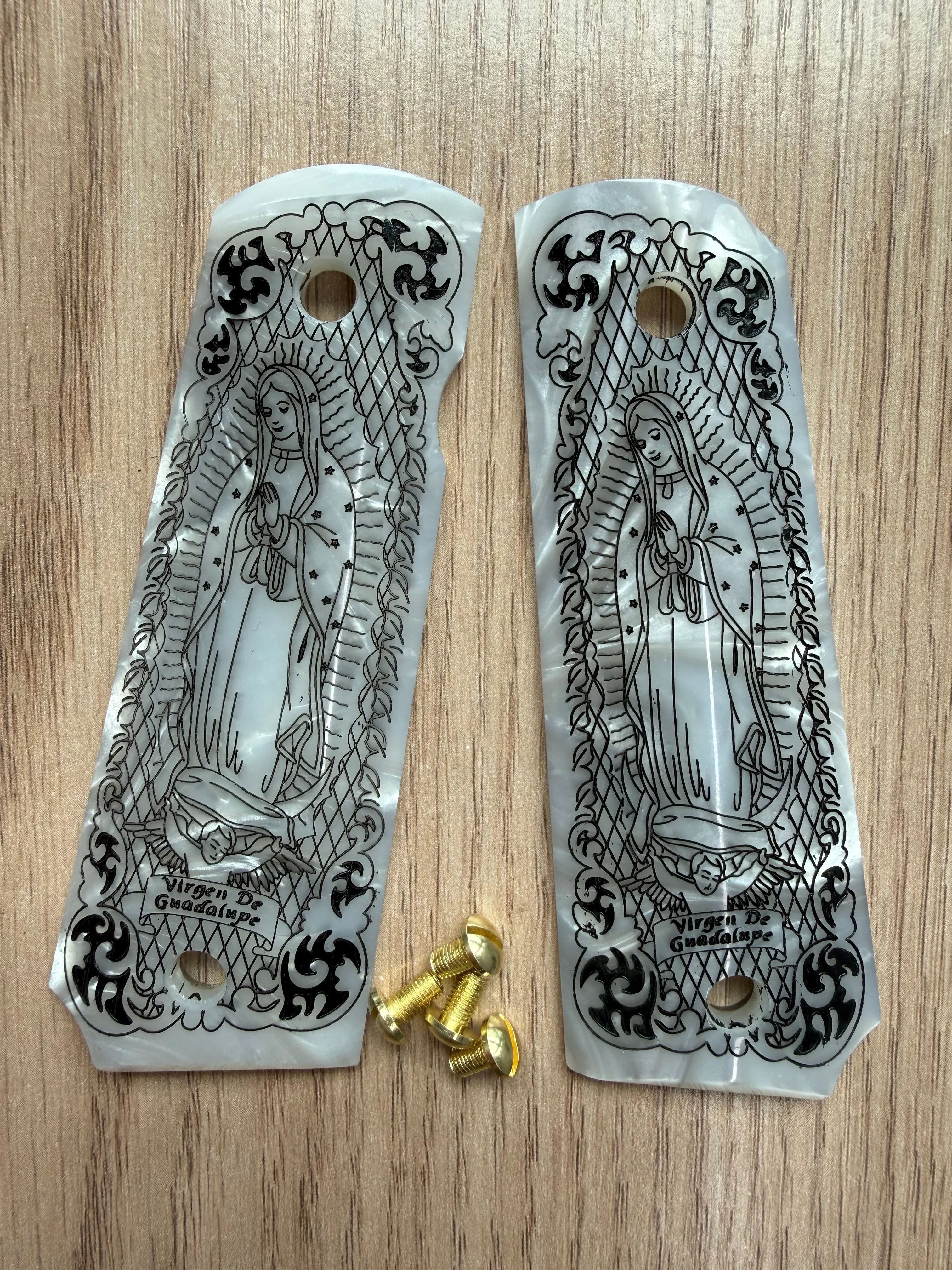 1911 Grips Full Size, witte parel met de Maagd Maria, past op Colt, Kimber, Springfield, Remington, Rock Island, Government Commander