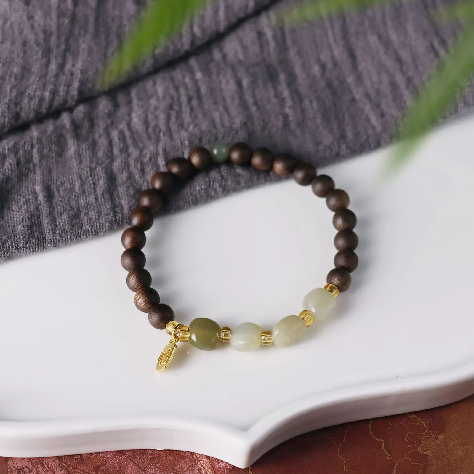 

Chenxiang Hotan Jade Versatile Simple Bracelet Luxury Gift Literature Retro Small Circle Jewelry Gift