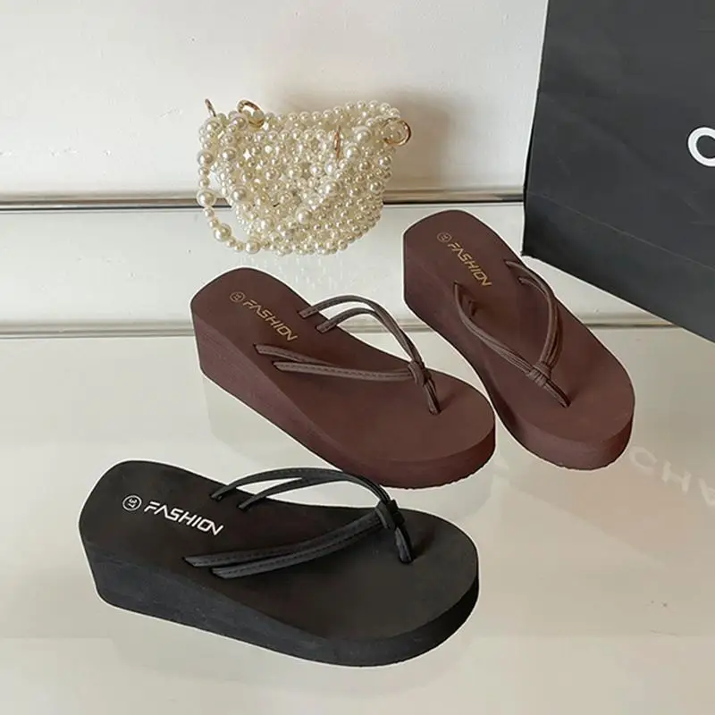 Weiche Plateau-Keilabsatz-Flip-Flops für Damen Sommer 2026 – Leichte EVA-Zehenstegsandalen mit dicker Sohle für den Strand – Detail 7
