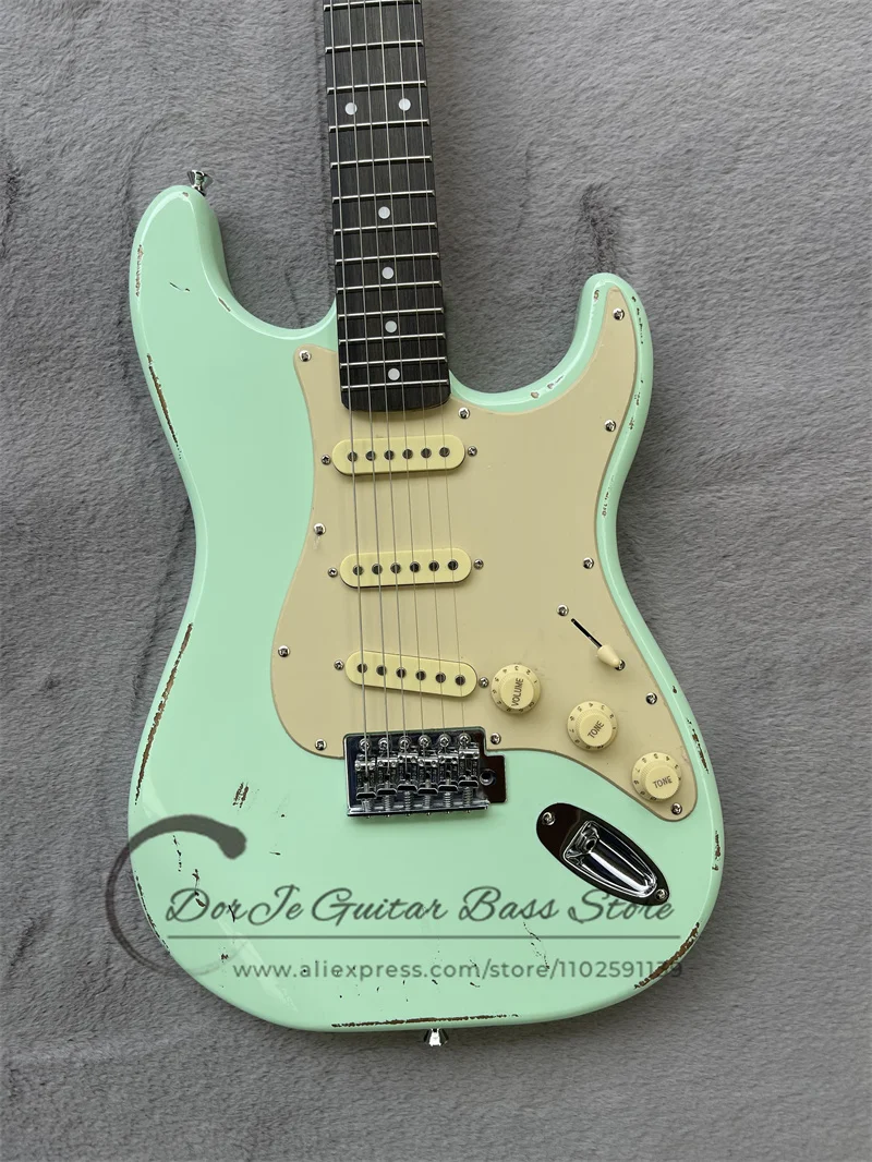 Light Green Electric Guitar Solid Vingate Body Yellow Pickgurad Fixed Bridge Rosewood Fingerboard Maple Neck